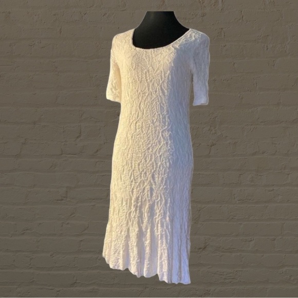 ๐
บSNO Skins NWT. White stretch textured dress. Size medium - Picture 6 of 15